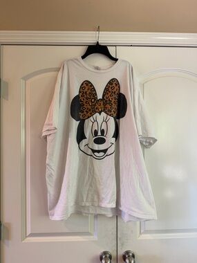Women’s Plus 3/4X Minnie Mouse Leopard Print Bow Tee